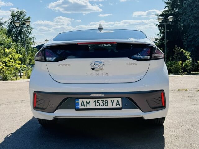 Белый Хендай Ioniq, объемом двигателя 0 л и пробегом 63 тыс. км за 17300 $, фото 4 на Automoto.ua