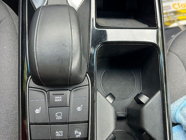 Білий Хендай Ioniq, об'ємом двигуна 1 л та пробігом 121 тис. км за 14100 $, фото 7 на Automoto.ua