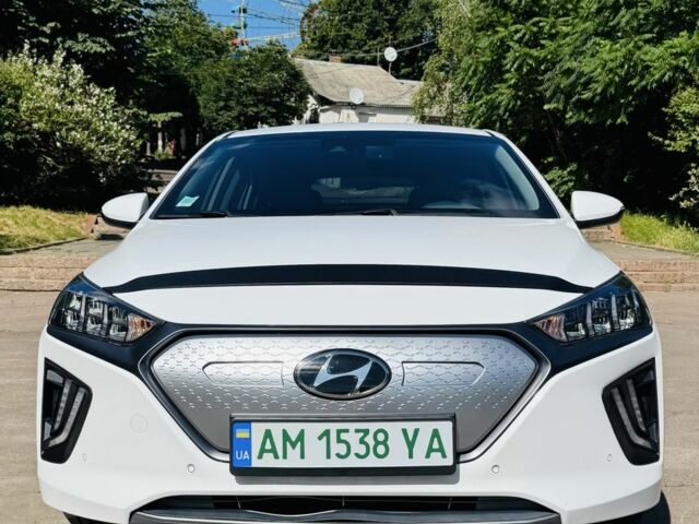 Белый Хендай Ioniq, объемом двигателя 0 л и пробегом 63 тыс. км за 17300 $, фото 1 на Automoto.ua