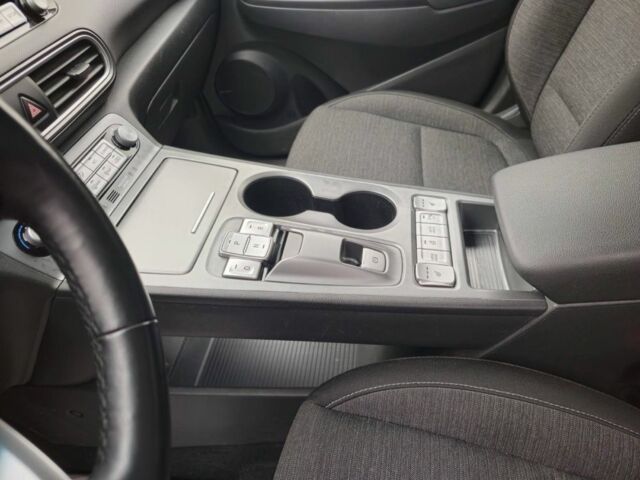 Білий Хендай Ioniq, об'ємом двигуна 0 л та пробігом 87 тис. км за 17800 $, фото 6 на Automoto.ua