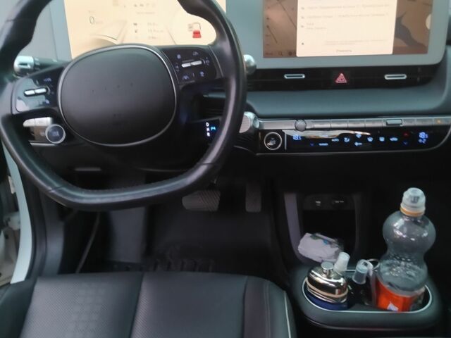Білий Хендай Ioniq, об'ємом двигуна 0 л та пробігом 57 тис. км за 23999 $, фото 4 на Automoto.ua