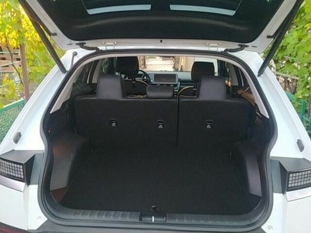 Білий Хендай Ioniq, об'ємом двигуна 0 л та пробігом 57 тис. км за 23999 $, фото 2 на Automoto.ua