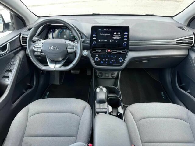 Белый Хендай Ioniq, объемом двигателя 0 л и пробегом 45 тыс. км за 12000 $, фото 13 на Automoto.ua