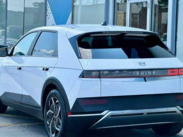 Белый Хендай Ioniq, объемом двигателя 0 л и пробегом 24 тыс. км за 8300 $, фото 4 на Automoto.ua