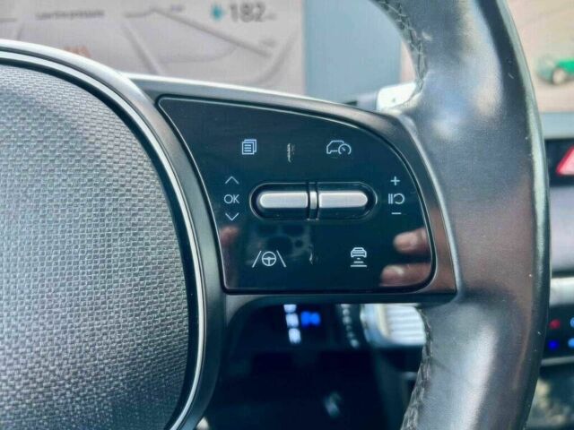 Белый Хендай Ioniq, объемом двигателя 0 л и пробегом 24 тыс. км за 8300 $, фото 8 на Automoto.ua