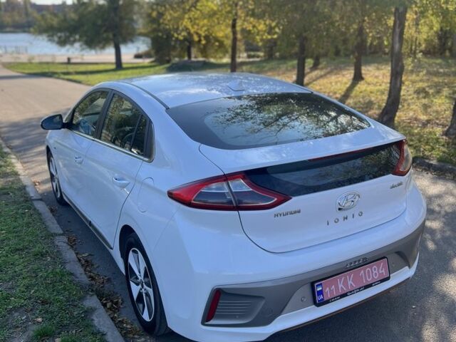 Белый Хендай Ioniq, объемом двигателя 0 л и пробегом 118 тыс. км за 12999 $, фото 9 на Automoto.ua