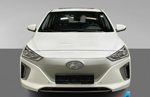 Белый Хендай Ioniq, объемом двигателя 0 л и пробегом 89 тыс. км за 11800 $, фото 1 на Automoto.ua