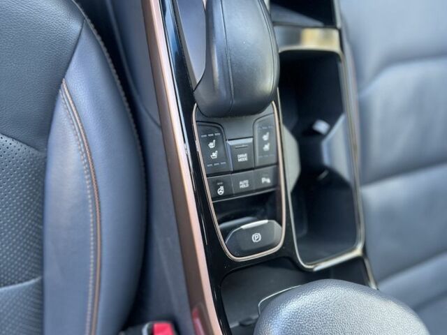 Белый Хендай Ioniq, объемом двигателя 0 л и пробегом 118 тыс. км за 12999 $, фото 2 на Automoto.ua