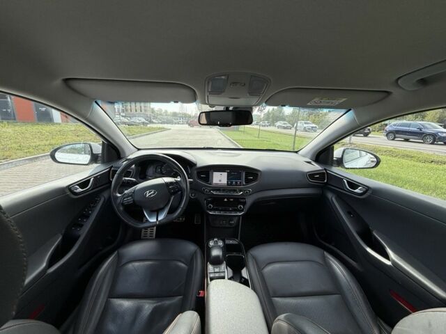Белый Хендай Ioniq, объемом двигателя 0 л и пробегом 120 тыс. км за 12999 $, фото 5 на Automoto.ua