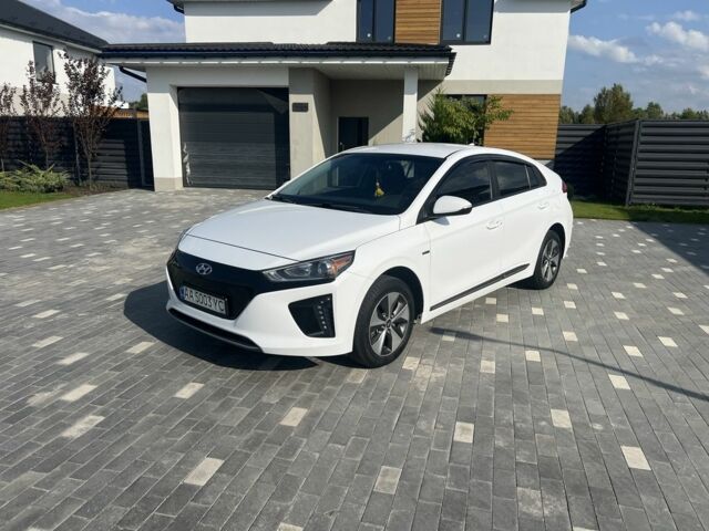 Білий Хендай Ioniq, об'ємом двигуна 0 л та пробігом 61 тис. км за 15900 $, фото 2 на Automoto.ua