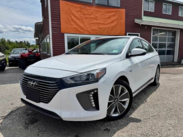 Белый Хендай Ioniq, объемом двигателя 1.6 л и пробегом 45 тыс. км за 9000 $, фото 2 на Automoto.ua