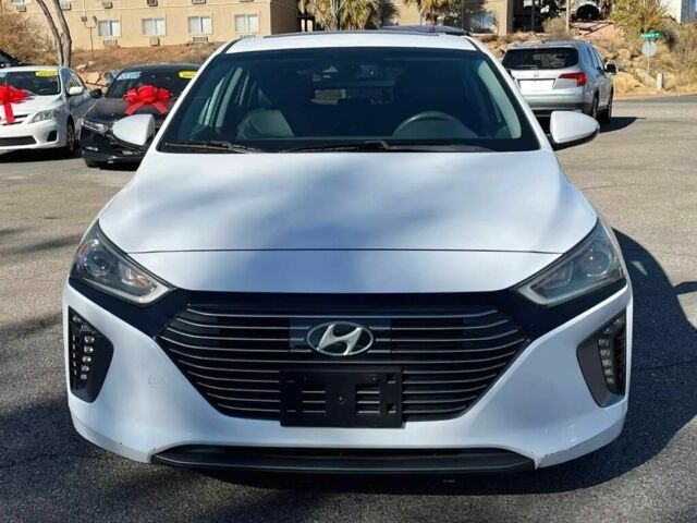 Белый Хендай Ioniq, объемом двигателя 1.6 л и пробегом 66 тыс. км за 292 $, фото 1 на Automoto.ua