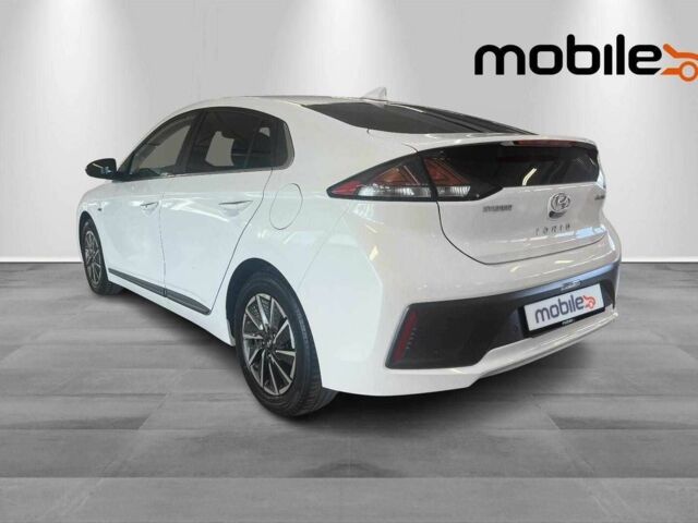 Белый Хендай Ioniq, объемом двигателя 0 л и пробегом 109 тыс. км за 15200 $, фото 3 на Automoto.ua