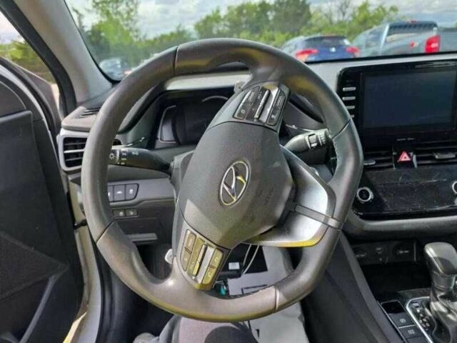 Белый Хендай Ioniq, объемом двигателя 1.6 л и пробегом 34 тыс. км за 5200 $, фото 4 на Automoto.ua