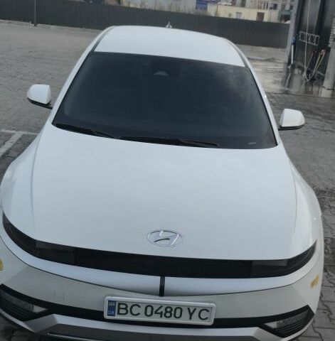 Белый Хендай Ioniq, объемом двигателя 0 л и пробегом 62 тыс. км за 24500 $, фото 10 на Automoto.ua