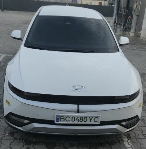 Белый Хендай Ioniq, объемом двигателя 0 л и пробегом 62 тыс. км за 24500 $, фото 1 на Automoto.ua