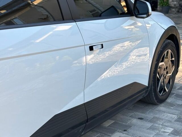 Белый Хендай Ioniq, объемом двигателя 0 л и пробегом 78 тыс. км за 25300 $, фото 7 на Automoto.ua