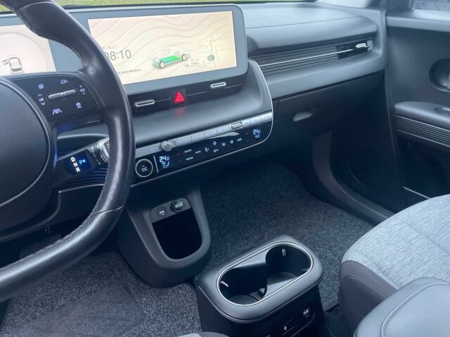 Белый Хендай Ioniq, объемом двигателя 0 л и пробегом 82 тыс. км за 22902 $, фото 14 на Automoto.ua