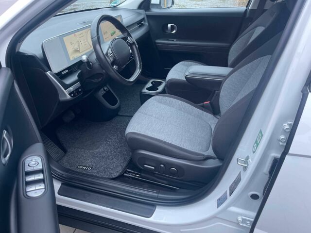 Белый Хендай Ioniq, объемом двигателя 0 л и пробегом 82 тыс. км за 22902 $, фото 19 на Automoto.ua