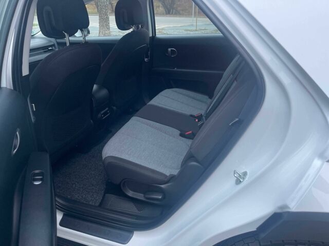 Белый Хендай Ioniq, объемом двигателя 0 л и пробегом 82 тыс. км за 22902 $, фото 21 на Automoto.ua