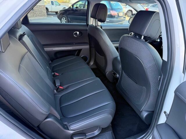 Белый Хендай Ioniq, объемом двигателя 0 л и пробегом 16 тыс. км за 15500 $, фото 11 на Automoto.ua