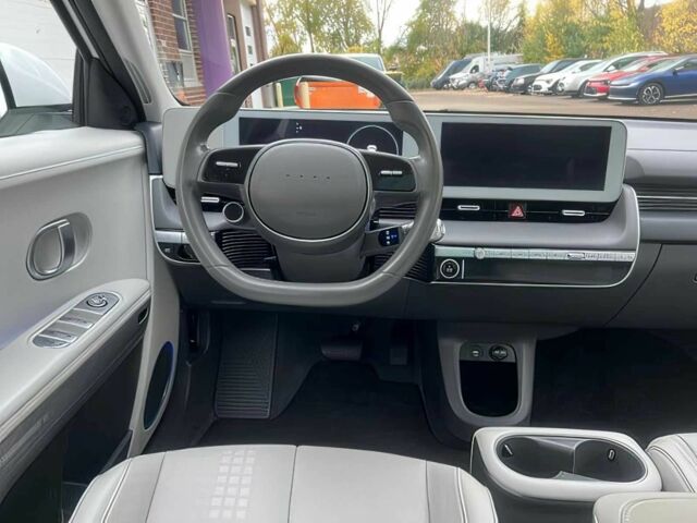 Белый Хендай Ioniq, объемом двигателя 0 л и пробегом 18 тыс. км за 16000 $, фото 6 на Automoto.ua