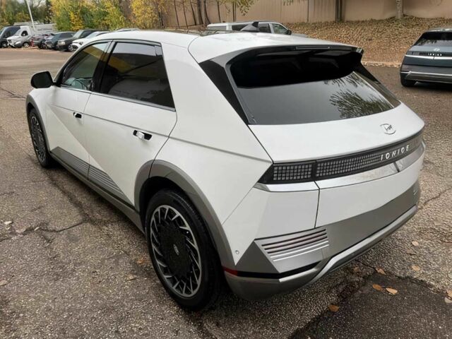 Белый Хендай Ioniq, объемом двигателя 0 л и пробегом 18 тыс. км за 16000 $, фото 4 на Automoto.ua