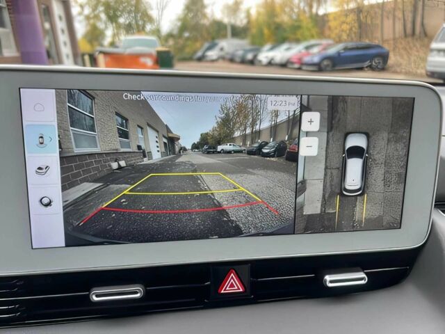 Белый Хендай Ioniq, объемом двигателя 0 л и пробегом 18 тыс. км за 16000 $, фото 7 на Automoto.ua