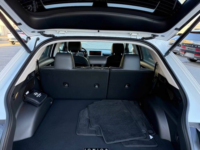 Белый Хендай Ioniq, объемом двигателя 0 л и пробегом 16 тыс. км за 15500 $, фото 12 на Automoto.ua