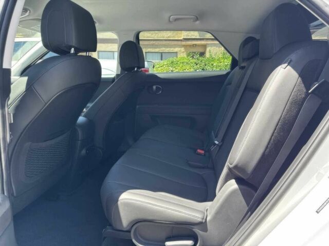 Белый Хендай Ioniq, объемом двигателя 0 л и пробегом 5 тыс. км за 13600 $, фото 11 на Automoto.ua