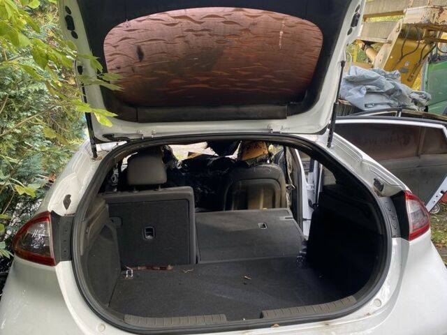 Білий Хендай Ioniq, об'ємом двигуна 0 л та пробігом 3 тис. км за 1900 $, фото 2 на Automoto.ua