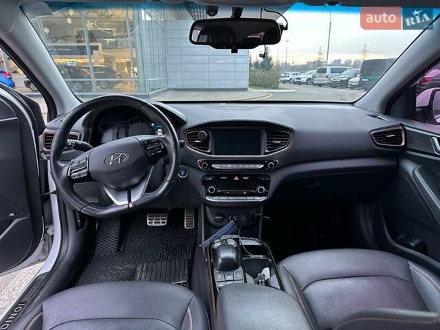Білий Хендай Ioniq, об'ємом двигуна 0 л та пробігом 147 тис. км за 17000 $, фото 1 на Automoto.ua