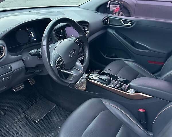 Білий Хендай Ioniq, об'ємом двигуна 0 л та пробігом 147 тис. км за 17000 $, фото 2 на Automoto.ua