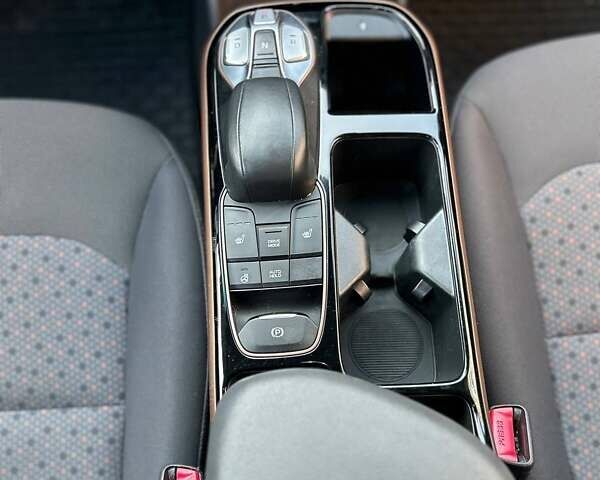 Белый Хендай Ioniq, объемом двигателя 0 л и пробегом 62 тыс. км за 14100 $, фото 48 на Automoto.ua