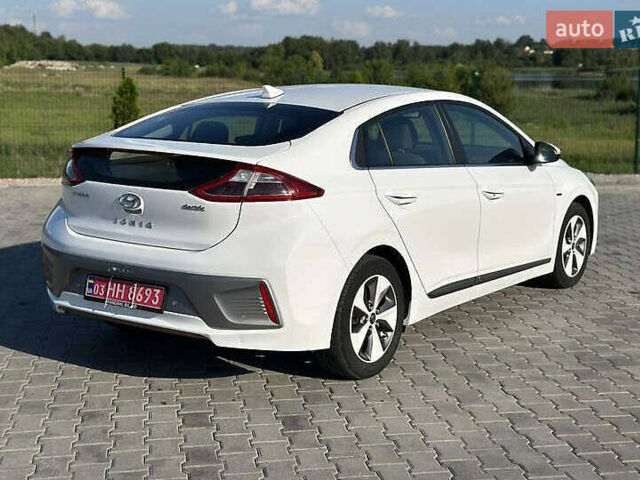 Білий Хендай Ioniq, об'ємом двигуна 0 л та пробігом 97 тис. км за 10250 $, фото 9 на Automoto.ua