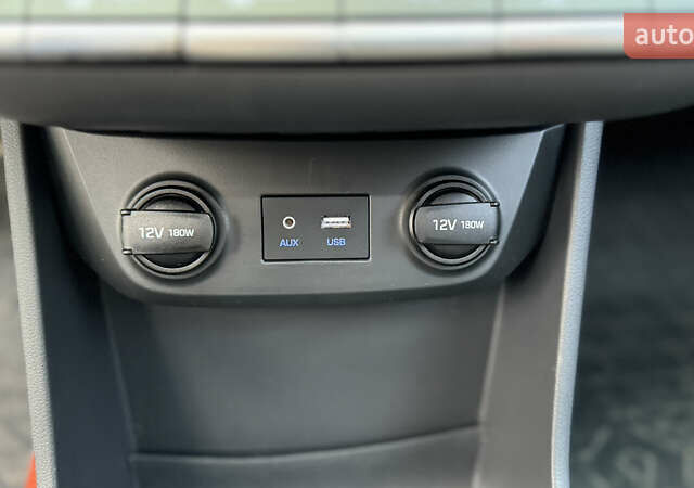 Белый Хендай Ioniq, объемом двигателя 0 л и пробегом 130 тыс. км за 15500 $, фото 16 на Automoto.ua