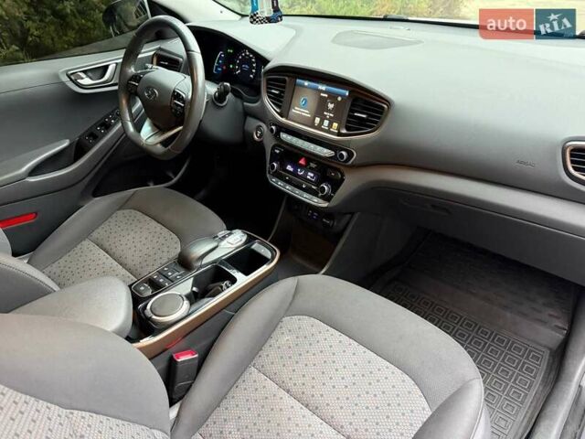 Білий Хендай Ioniq, об'ємом двигуна 0 л та пробігом 89 тис. км за 16500 $, фото 8 на Automoto.ua