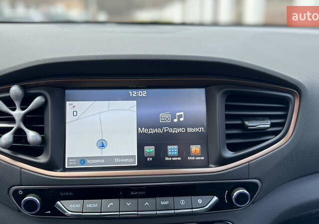 Белый Хендай Ioniq, объемом двигателя 0 л и пробегом 130 тыс. км за 15500 $, фото 14 на Automoto.ua