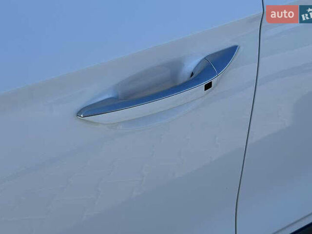 Білий Хендай Ioniq, об'ємом двигуна 0 л та пробігом 97 тис. км за 10250 $, фото 6 на Automoto.ua