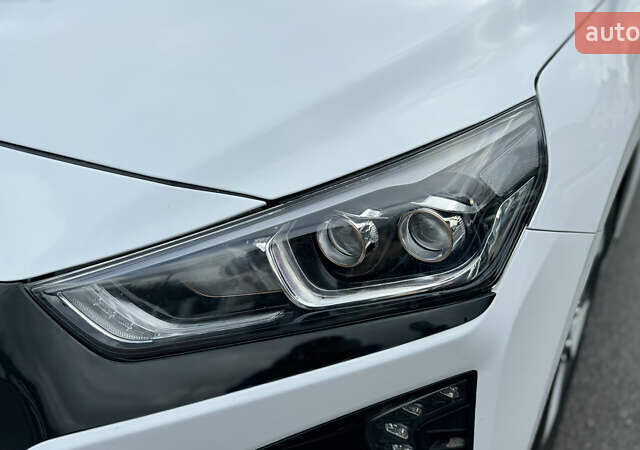 Белый Хендай Ioniq, объемом двигателя 0 л и пробегом 130 тыс. км за 15500 $, фото 26 на Automoto.ua