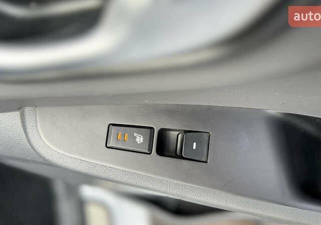 Белый Хендай Ioniq, объемом двигателя 0 л и пробегом 130 тыс. км за 15500 $, фото 23 на Automoto.ua