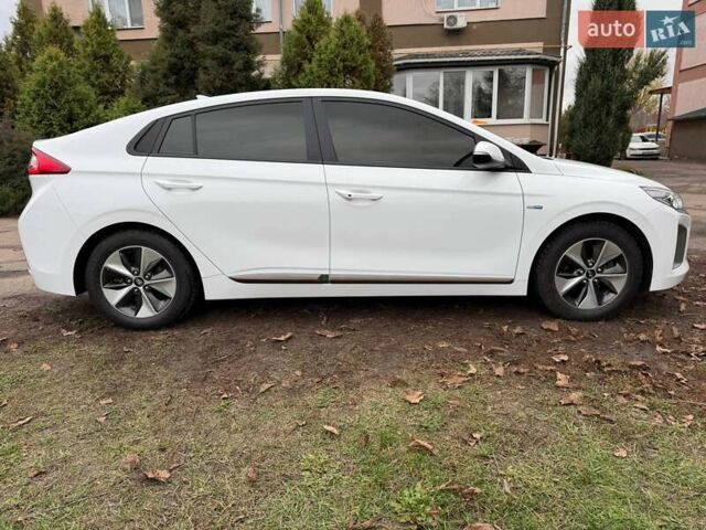 Білий Хендай Ioniq, об'ємом двигуна 0 л та пробігом 89 тис. км за 16500 $, фото 18 на Automoto.ua