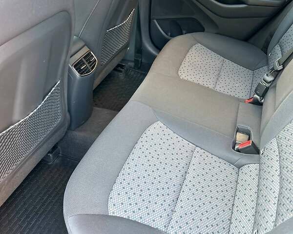 Белый Хендай Ioniq, объемом двигателя 0 л и пробегом 62 тыс. км за 14100 $, фото 40 на Automoto.ua