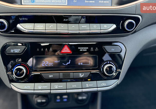 Белый Хендай Ioniq, объемом двигателя 0 л и пробегом 130 тыс. км за 15500 $, фото 15 на Automoto.ua