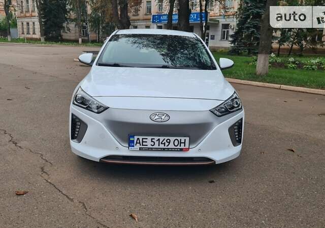 Білий Хендай Ioniq, об'ємом двигуна 0 л та пробігом 18 тис. км за 19999 $, фото 5 на Automoto.ua