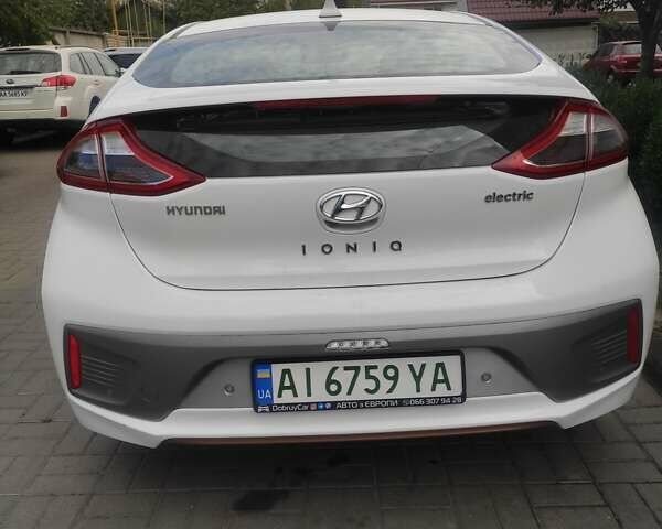 Белый Хендай Ioniq, объемом двигателя 0 л и пробегом 124 тыс. км за 15000 $, фото 7 на Automoto.ua
