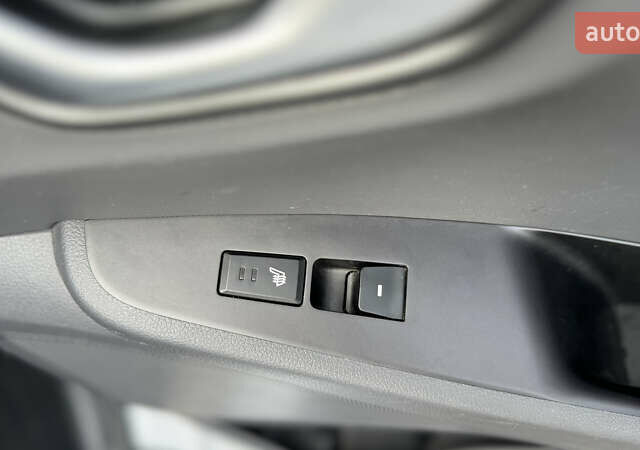 Белый Хендай Ioniq, объемом двигателя 0 л и пробегом 130 тыс. км за 15500 $, фото 22 на Automoto.ua