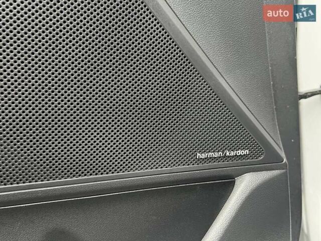 Белый Хендай Ioniq, объемом двигателя 0 л и пробегом 66 тыс. км за 14900 $, фото 13 на Automoto.ua