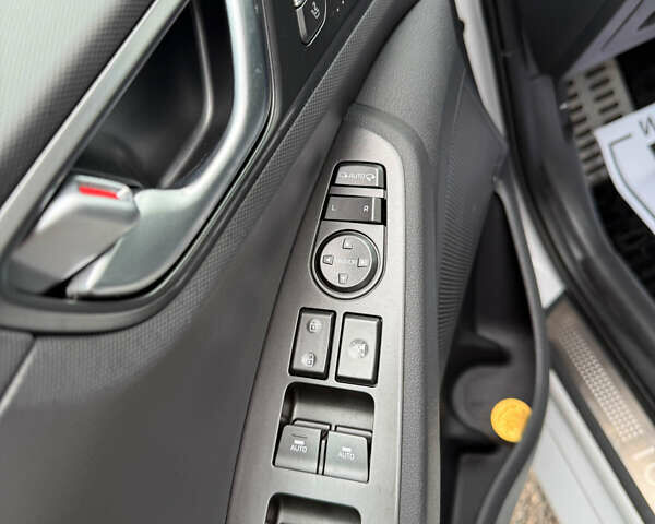 Белый Хендай Ioniq, объемом двигателя 0 л и пробегом 79 тыс. км за 15500 $, фото 11 на Automoto.ua