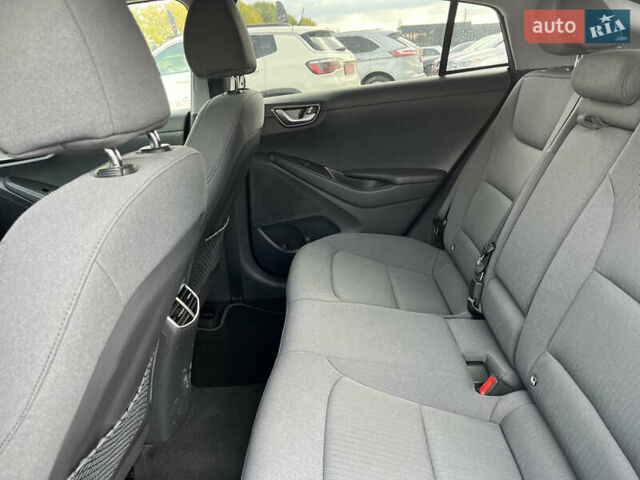 Белый Хендай Ioniq, объемом двигателя 0 л и пробегом 73 тыс. км за 15650 $, фото 16 на Automoto.ua